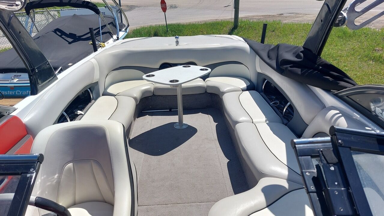 2007 Malibu WakeSetter 24'  - Desmeules Chrysler