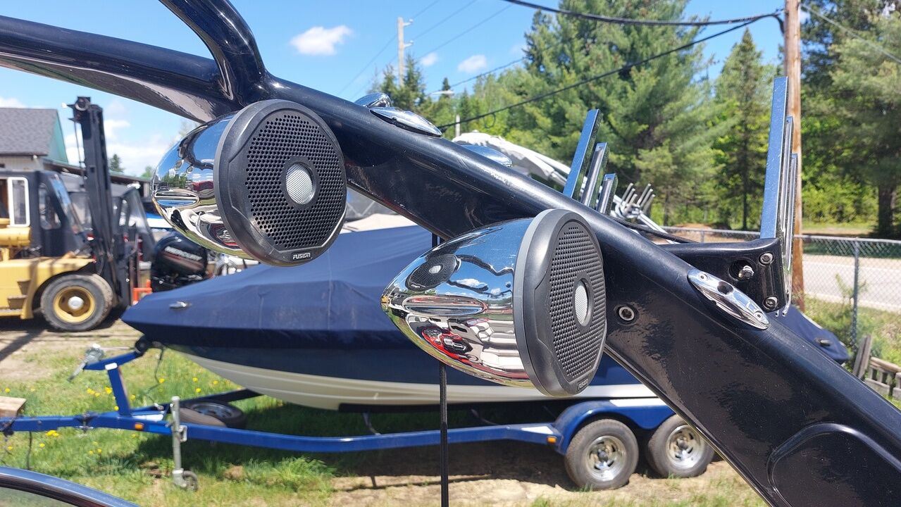 2007 Malibu WakeSetter 24'  - Blainville Chrysler