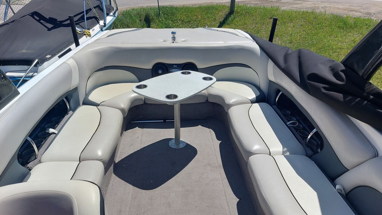 2007 Malibu WakeSetter 24'  - Desmeules Chrysler