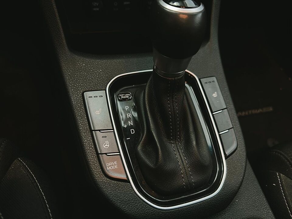 2018 Hyundai Elantra  - Desmeules Chrysler
