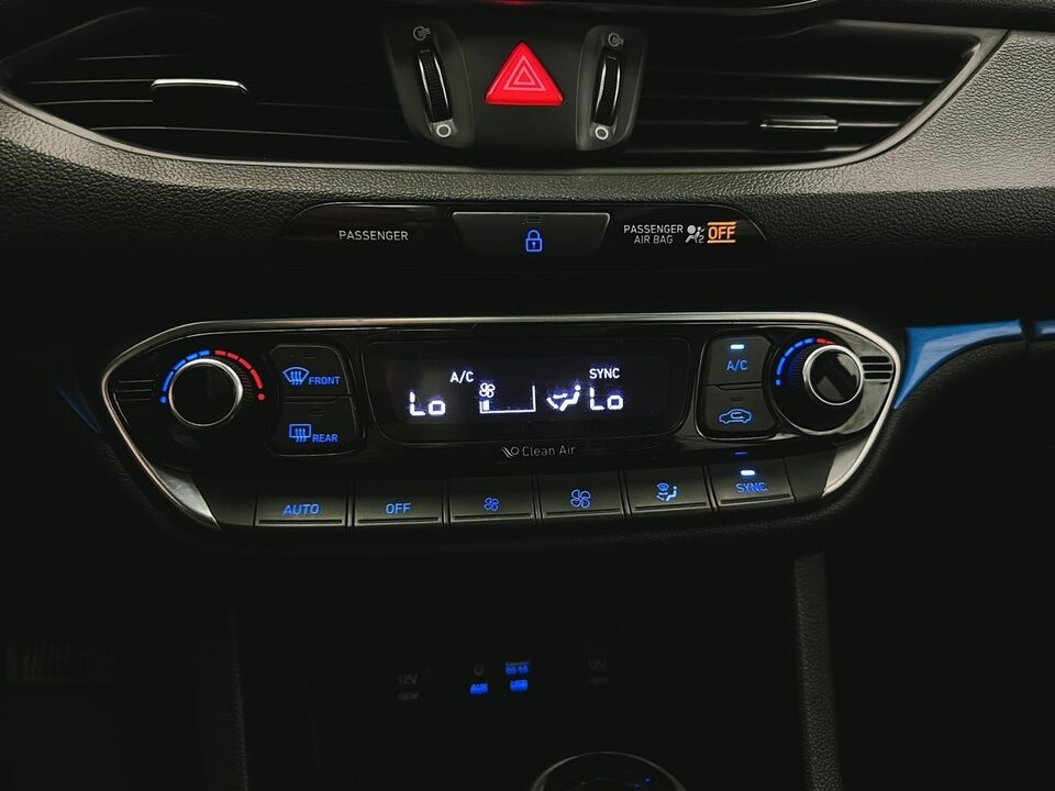 2018 Hyundai Elantra  - Desmeules Chrysler