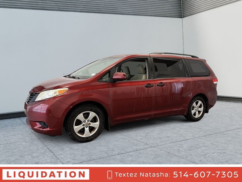 2011 Toyota Sienna  - Desmeules Chrysler