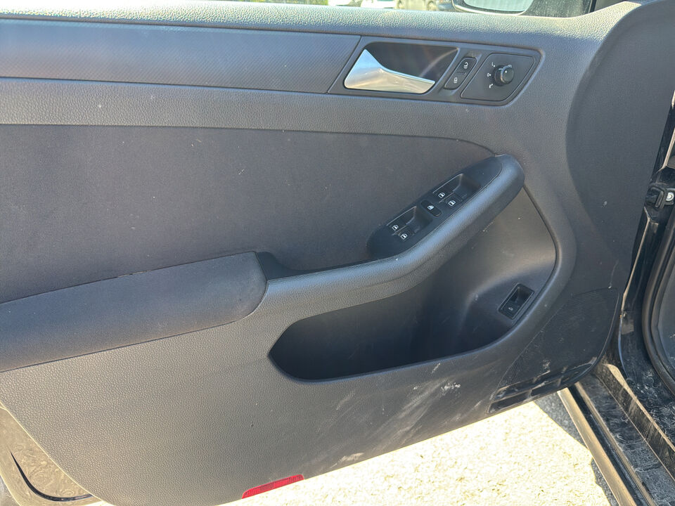 2011 Volkswagen Jetta  - Desmeules Chrysler