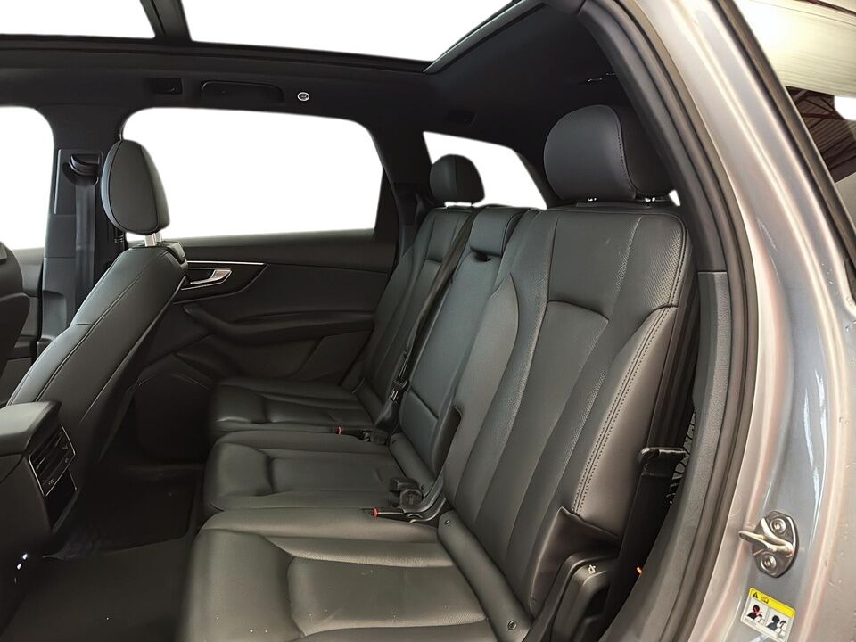 2021 Audi Q7  - Desmeules Chrysler