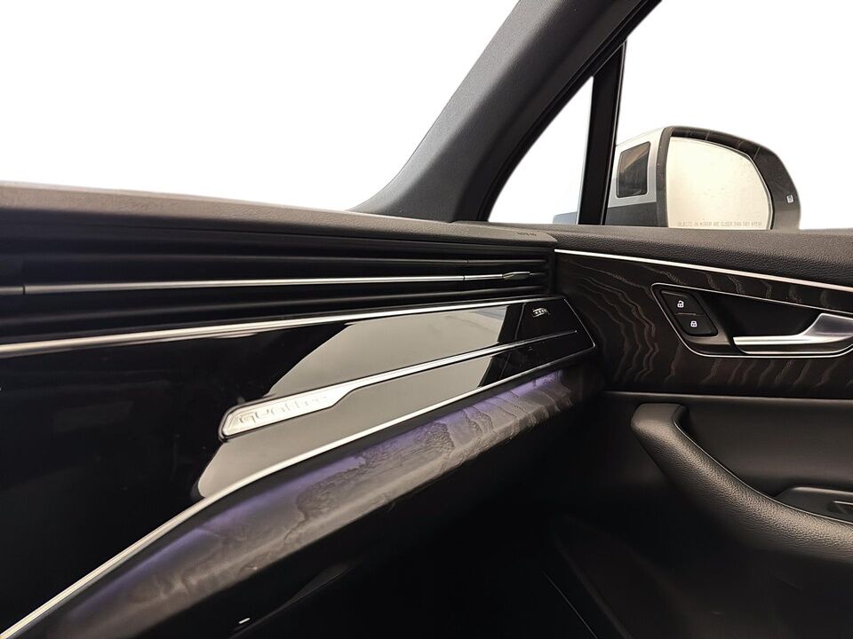 2021 Audi Q7  - Desmeules Chrysler