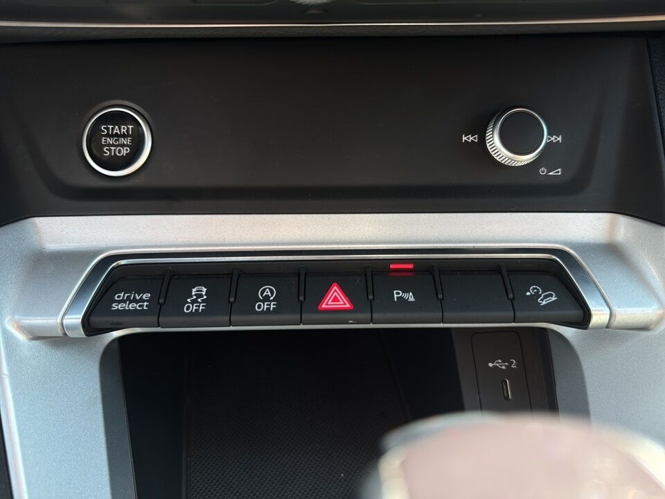 2022 Audi Q3  - Desmeules Chrysler