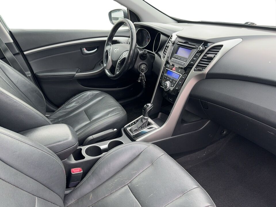 2013 Hyundai Elantra  - Desmeules Chrysler