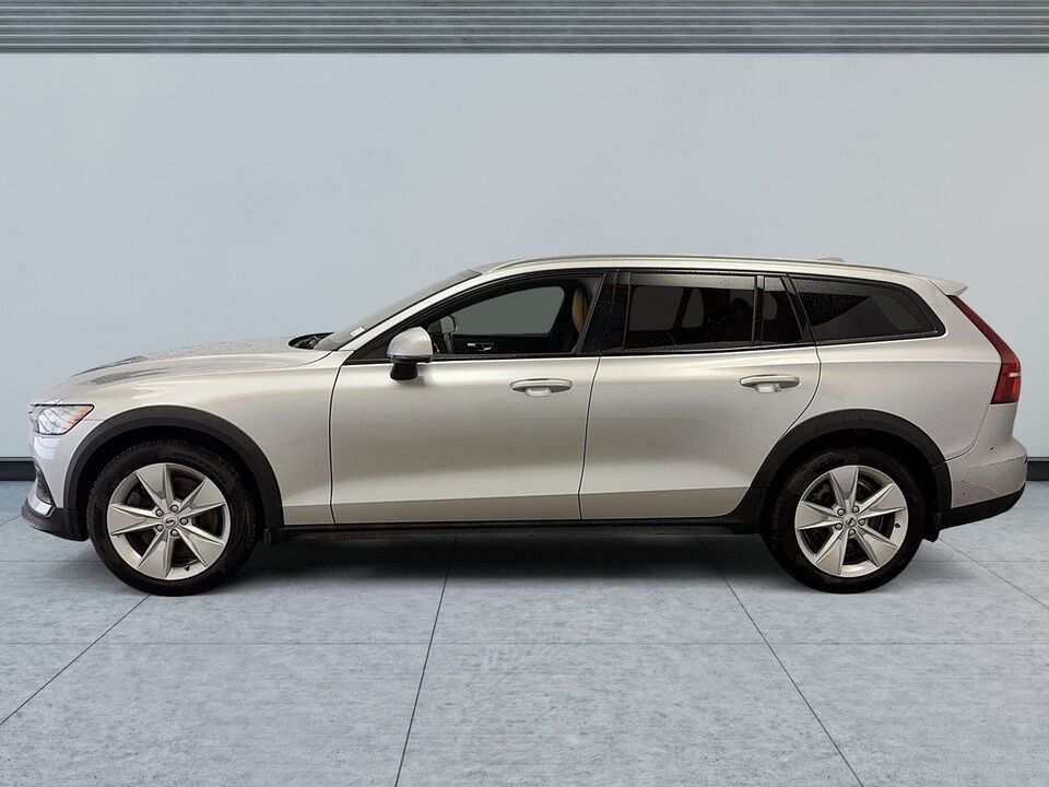 2020 Volvo V60 CROSS COUNTRY T5 MOME  - Desmeules Chrysler