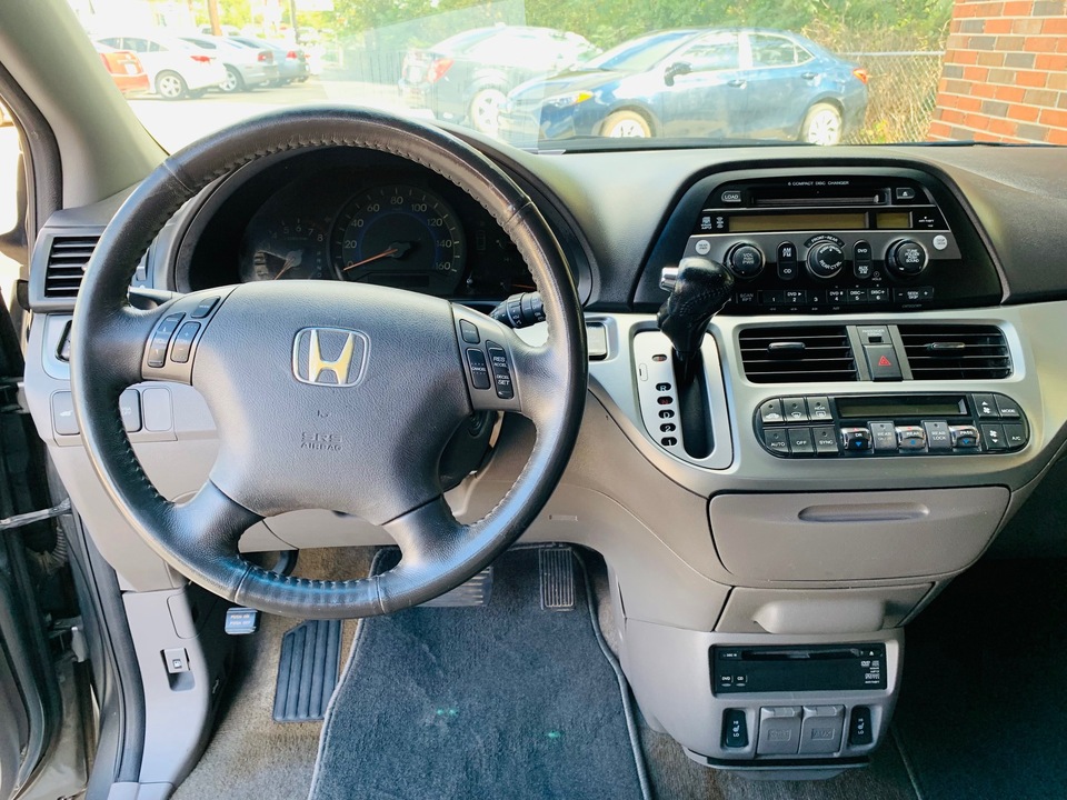 2009 Honda Odyssey  - Cars & Credit