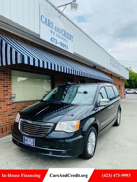 2012 Chrysler Town & Country  for Sale  - t135rr  - Cars & Credit