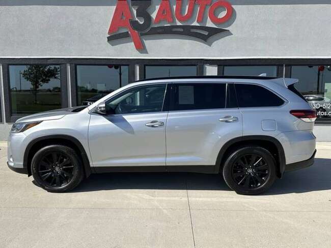 2019 Toyota Highlander SE AWD V6 for Sale  - 1328  - A3 Auto