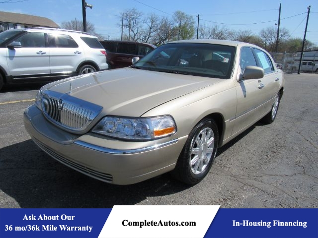 2010 Lincoln Town Car Signature Limited  - P17795  - Complete Autos