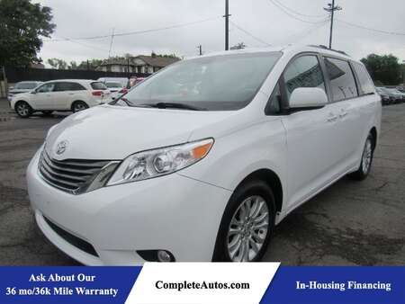 2012 Toyota Sienna XLE V6 7 Passenger Auto Access Seat | Limited V6 7 for Sale  - P18700  - Complete Autos