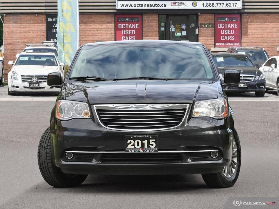 2015 Chrysler Town & Country Touring-L image 2 of 27