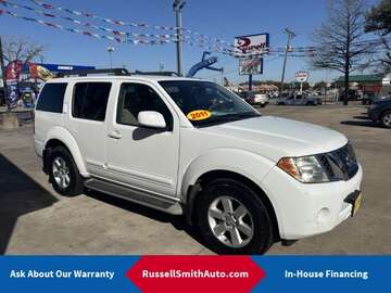 2011 Nissan Pathfinder SV 2