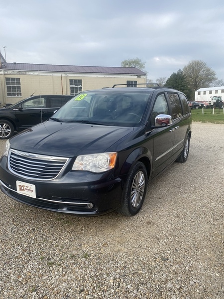 2013 Chrysler Town & Country  - 2T Motors