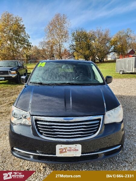 2014 Chrysler Town & Country  - 2T Motors