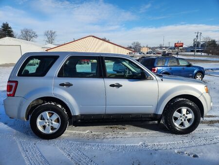 2011 Ford Escape  - 2T Motors