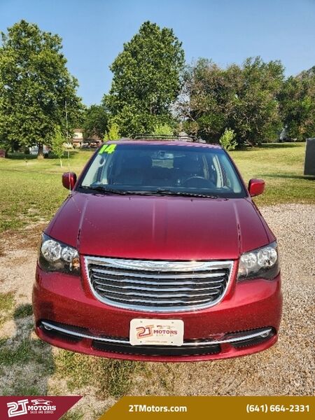 2014 Chrysler Town & Country  - 2T Motors