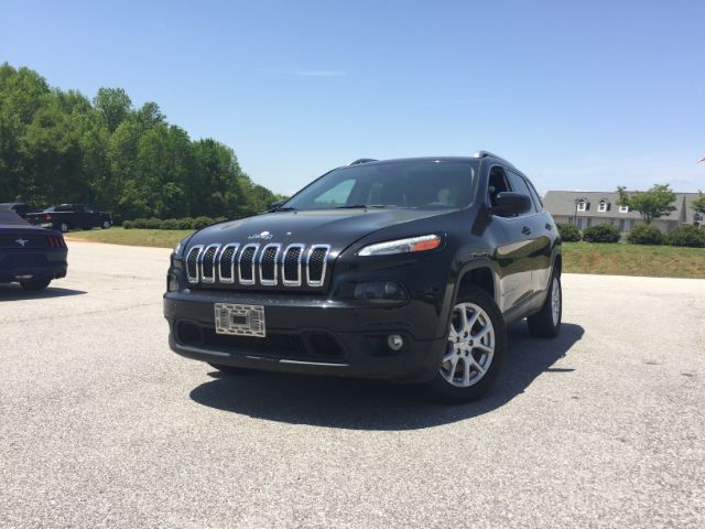 2016 Jeep Cherokee  - Auto Connection Taylors