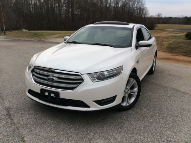 2015 Ford Taurus  - Auto Connection