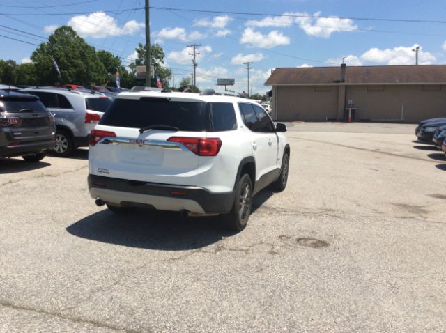 2019 GMC Acadia  - Auto Connection
