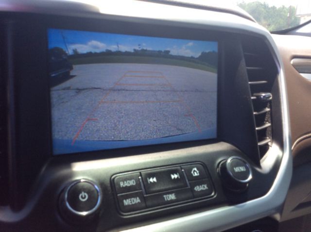 2019 GMC Acadia  - Auto Connection