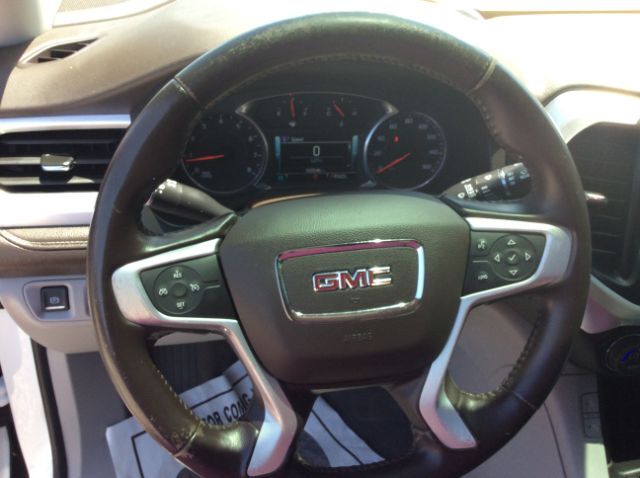 2019 GMC Acadia  - Auto Connection