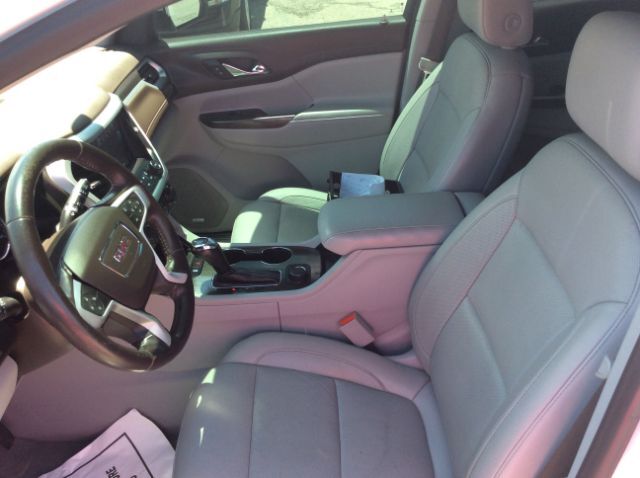 2019 GMC Acadia  - Auto Connection