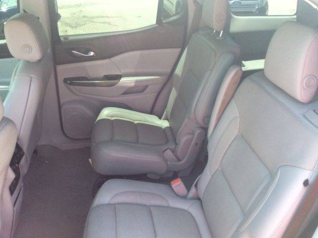 2019 GMC Acadia  - Auto Connection