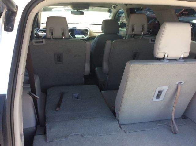 2019 GMC Acadia  - Auto Connection
