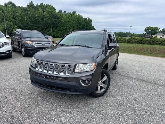 2016 Jeep Compass  - Auto Connection