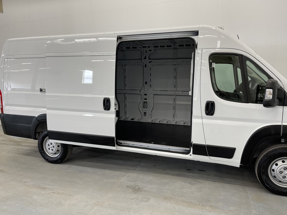 2023 Ram ProMaster Cargo Van  - Camions Commerciaux John Scotti