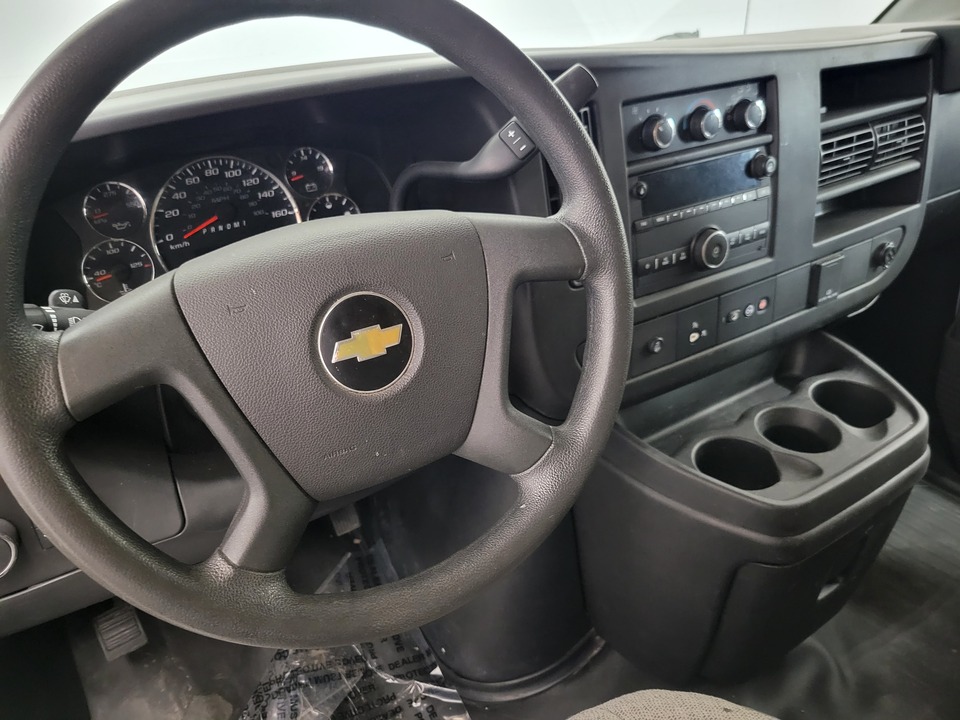 2017 Chevrolet Express  - Camions Commerciaux John Scotti
