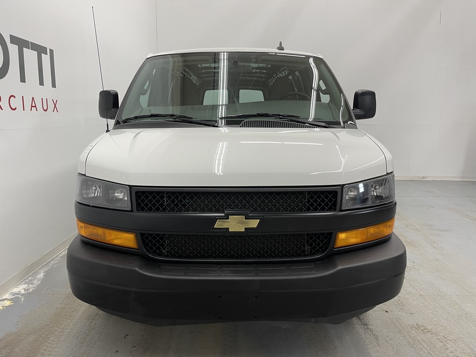 2020 Chevrolet Express  - Camions Commerciaux John Scotti
