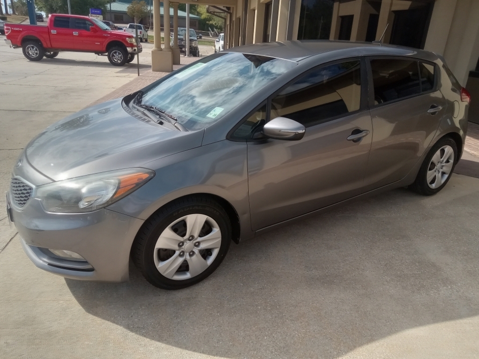 2016 Kia FORTE 5-DOOR LX  - 572010  - Koury Cars