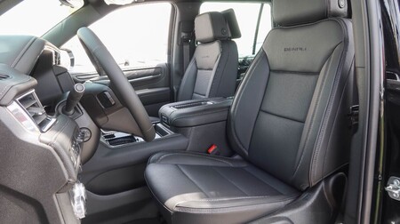 2023 GMC Yukon Denali 4WD  - Dresden Motors
