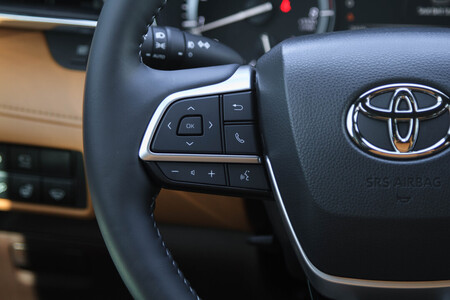 2023 Toyota Highlander  - Dresden Motors