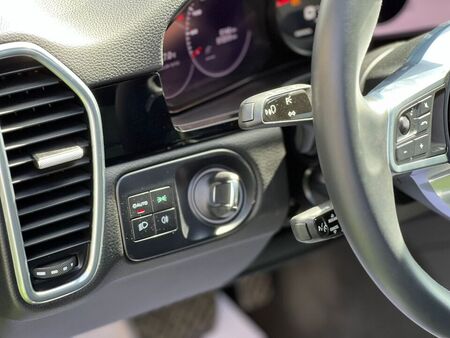 2022 Porsche Cayenne  - Dresden Motors