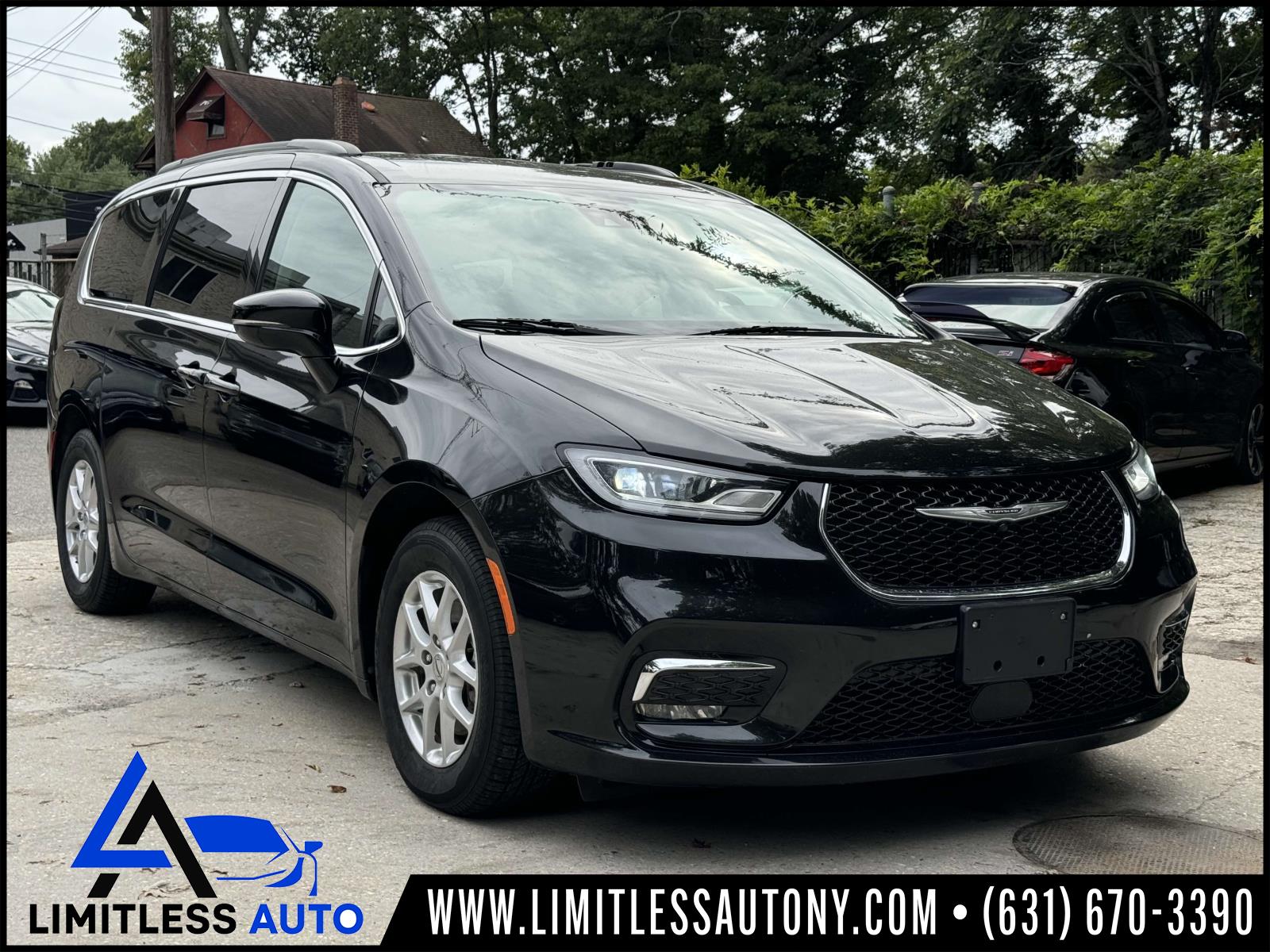 2022 Chrysler Pacifica Touring L  - KU5183P  - Limitless Autos