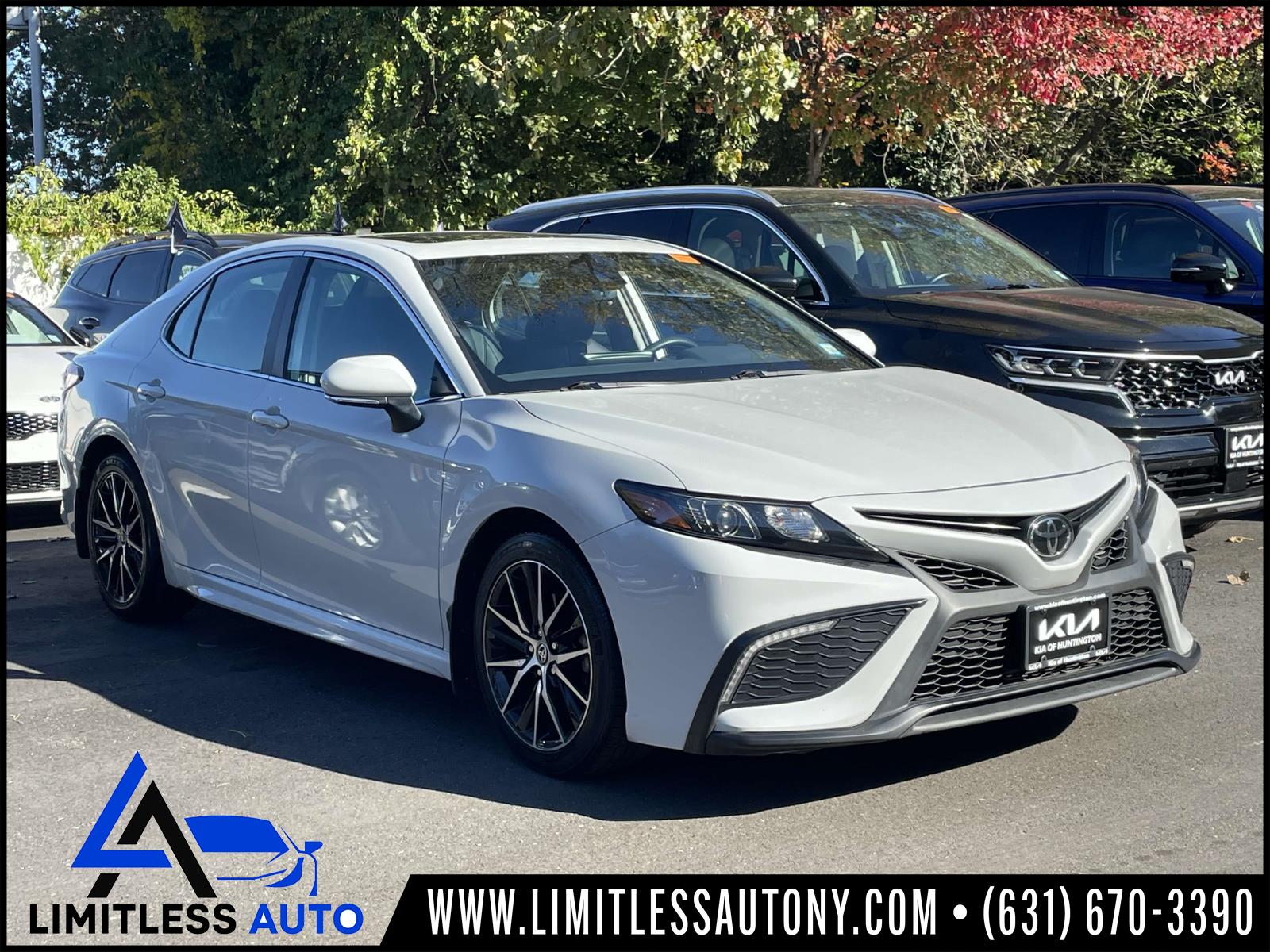 2023 Toyota Camry SE  - KU5260T  - Limitless Autos