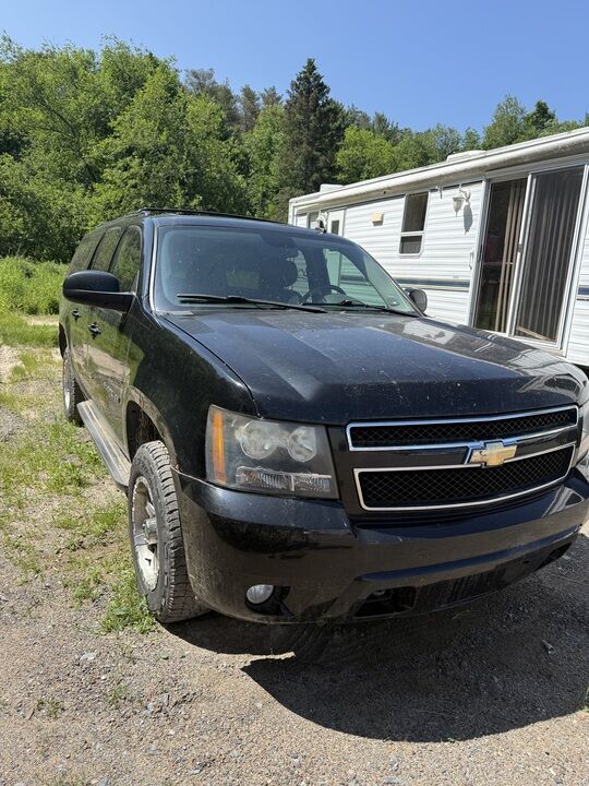 2010 Chevrolet Suburban  - Car Nova Auto Sales