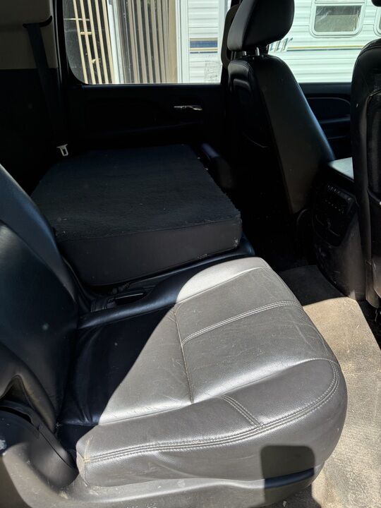 2010 Chevrolet Suburban  - Car Nova Auto Sales